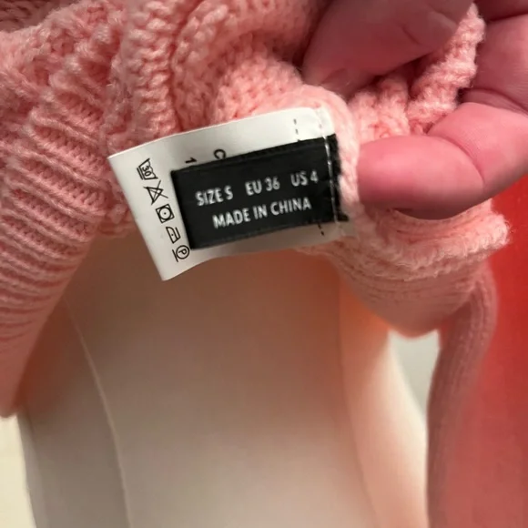 Y2K Heart Cutout Sweater - Picture 4 of 4